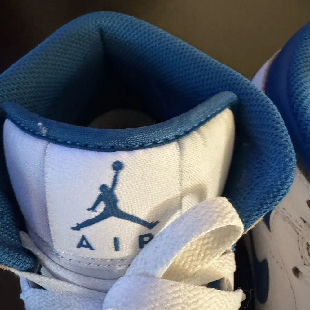 Nike White and Blue High-Top Sneakers - Picture 7 of 12